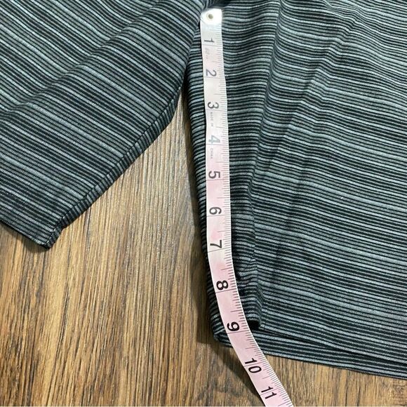 ONeill Striped Black/ Grey Mens Board Shorts Size 34 - Picture 6 of 9